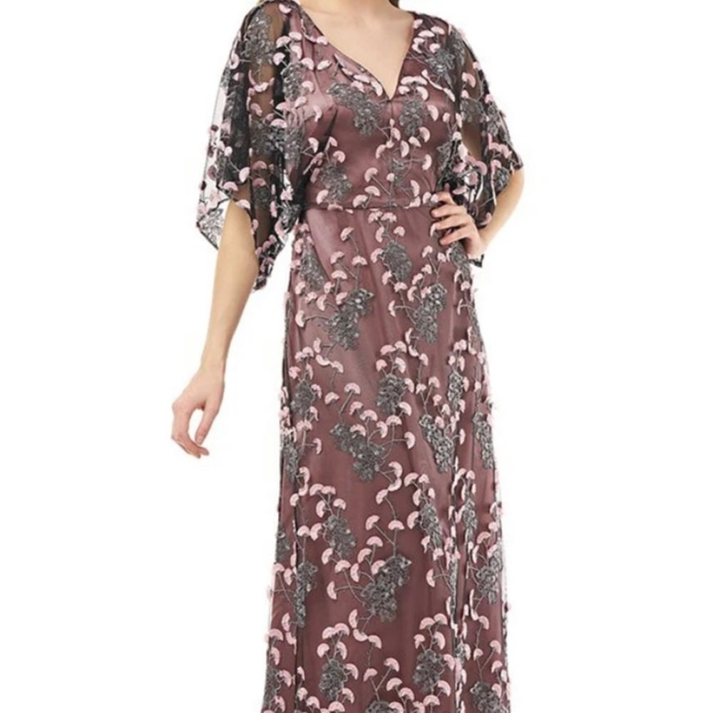 NWOT JS Collections kimono sleeve gown
